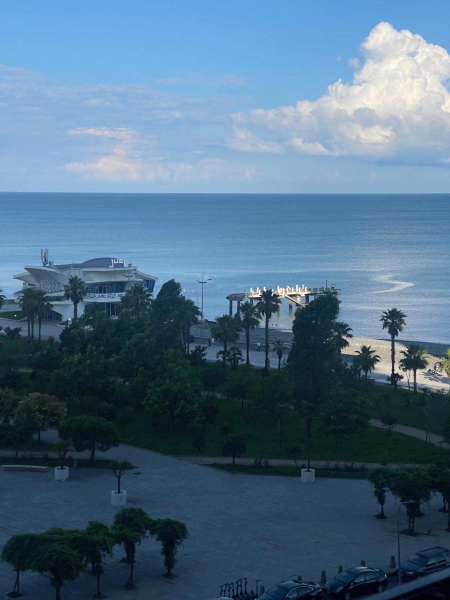 Apartment Batumi Weekend Buitenkant foto